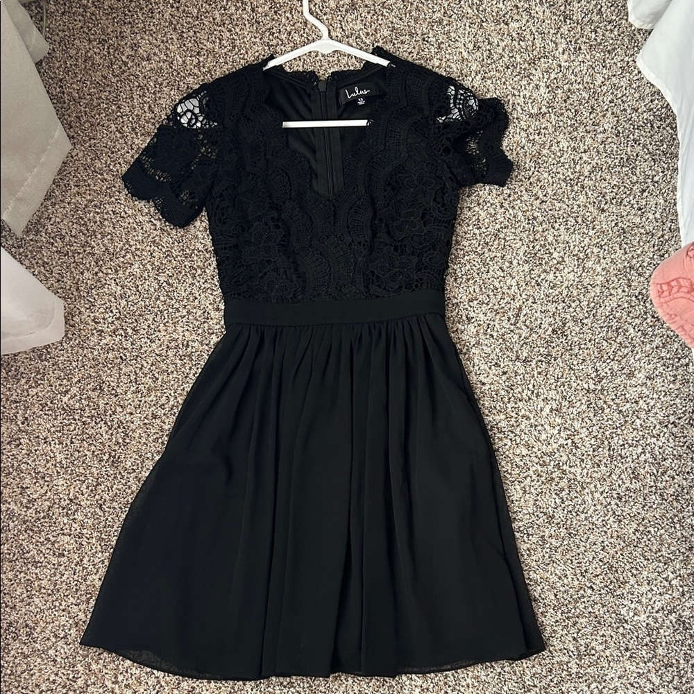 Lulu's Black Lace Midi Dress